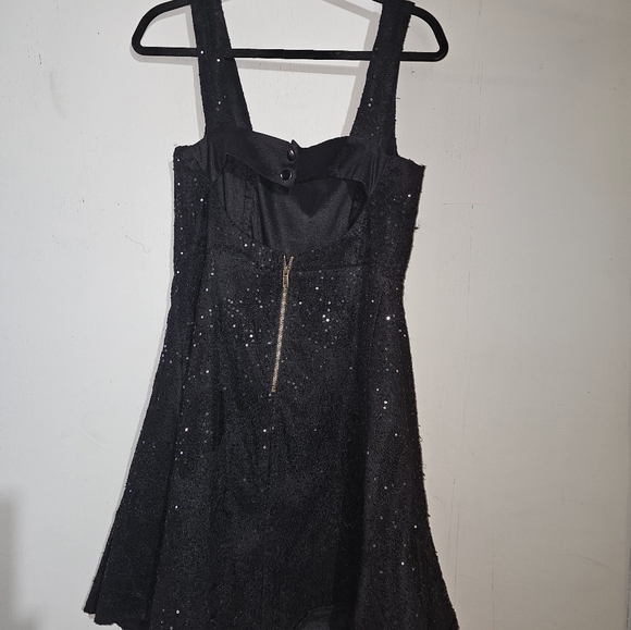 Black sequined lace covered cocktail dress (unbranded) - Picture 2 of 6